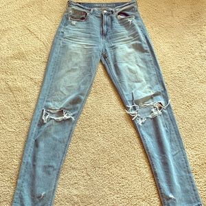 American Eagle - Distressed Mom Jeans